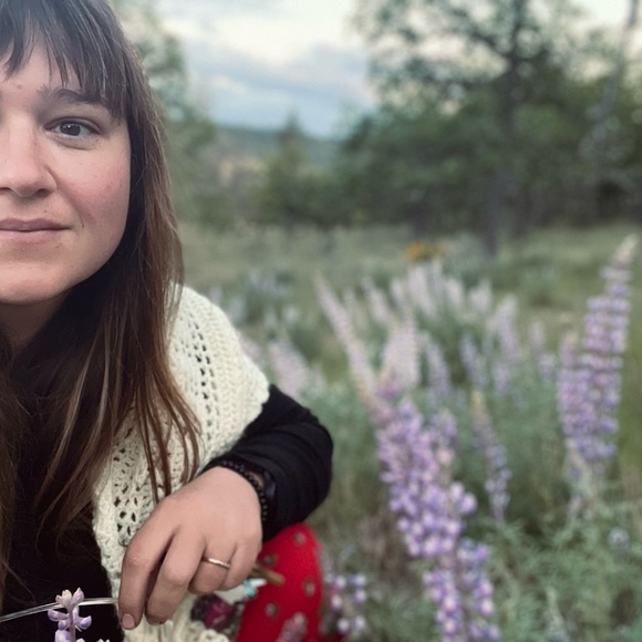 Meet your Posher, Olga - Picture 1 of 2